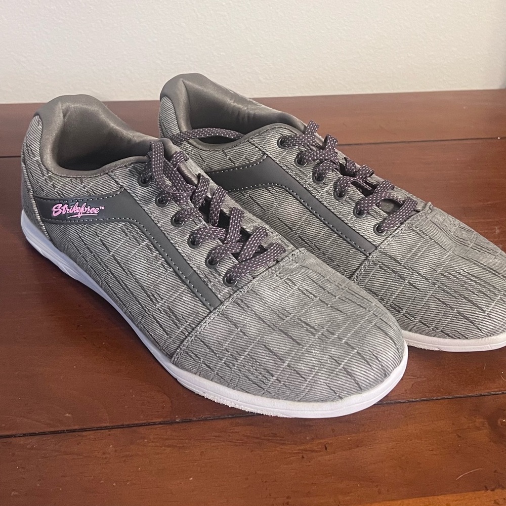 KR Strikeforce Women's Nova Lite Bowling Shoes - Size 9